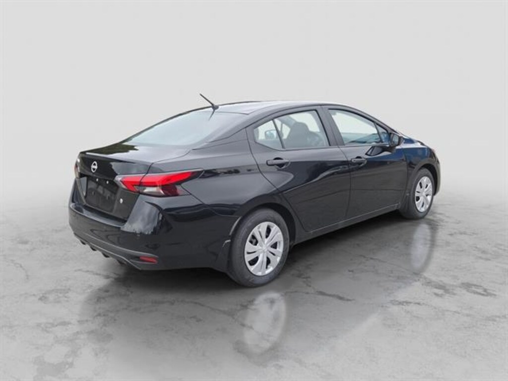 New 2025 Nissan Versa 1.6 S Sedan