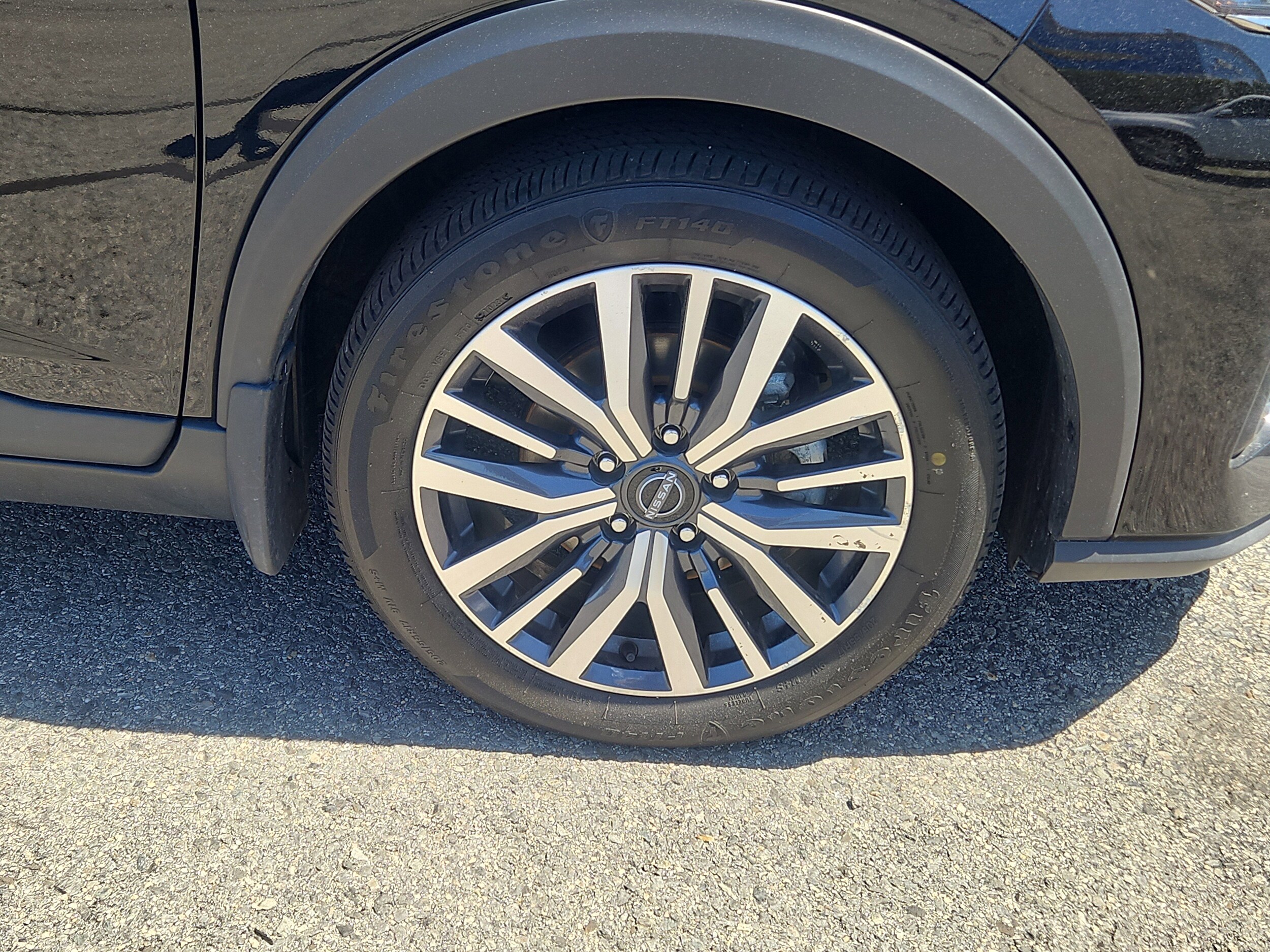 2023 Nissan Kicks SR photo 4