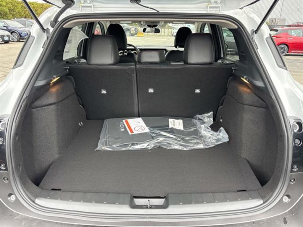 New 2026 Nissan Kicks SR SUV