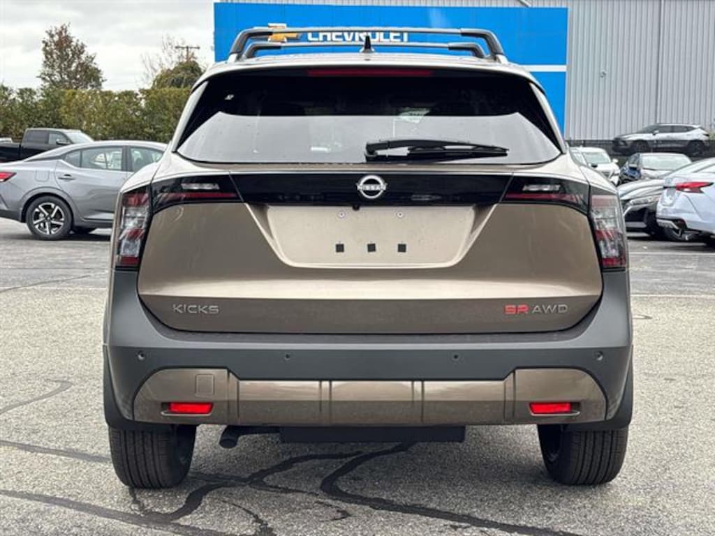 New 2026 Nissan Kicks SR SUV