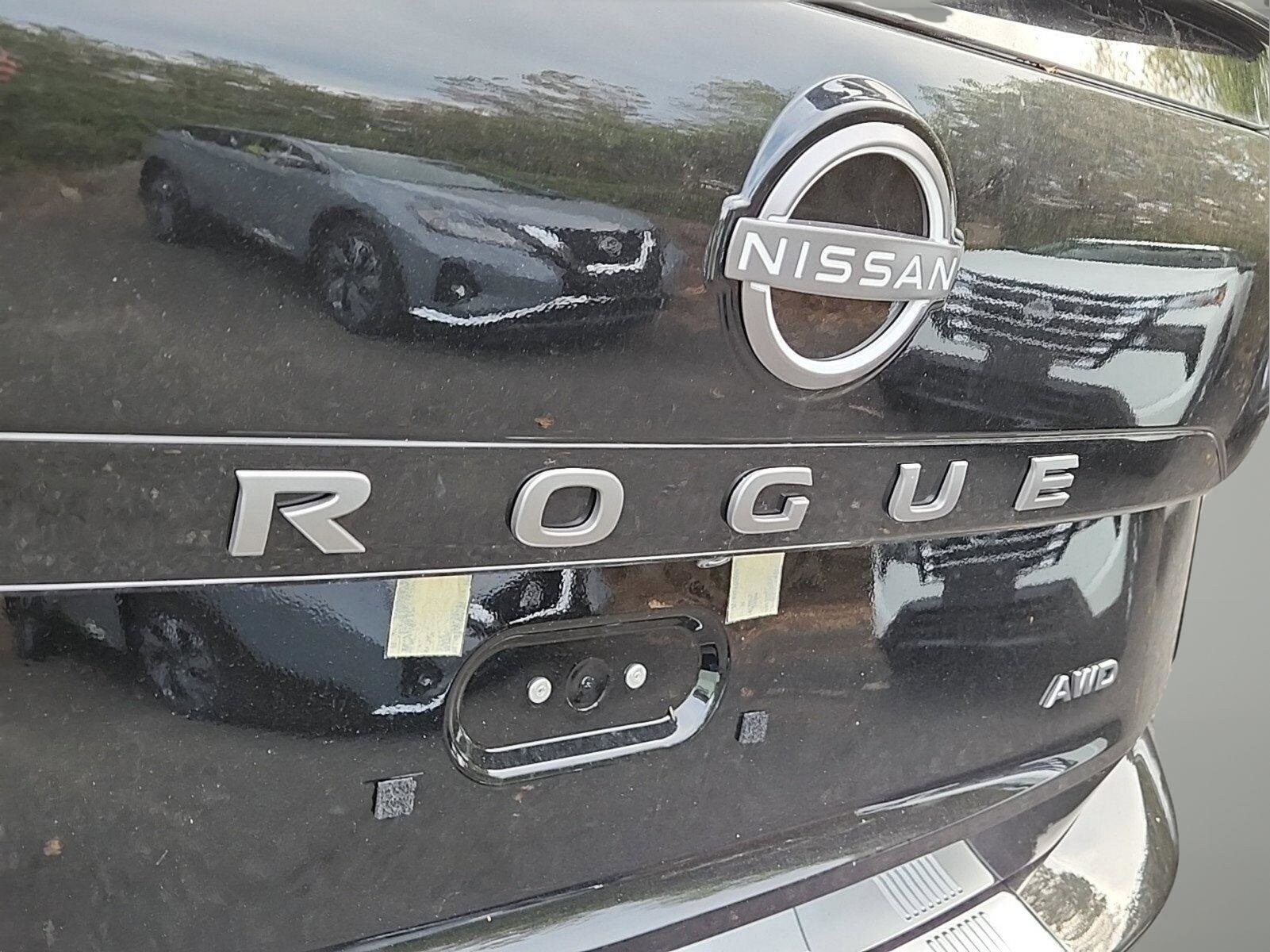 2025 Nissan Rogue SV photo 3