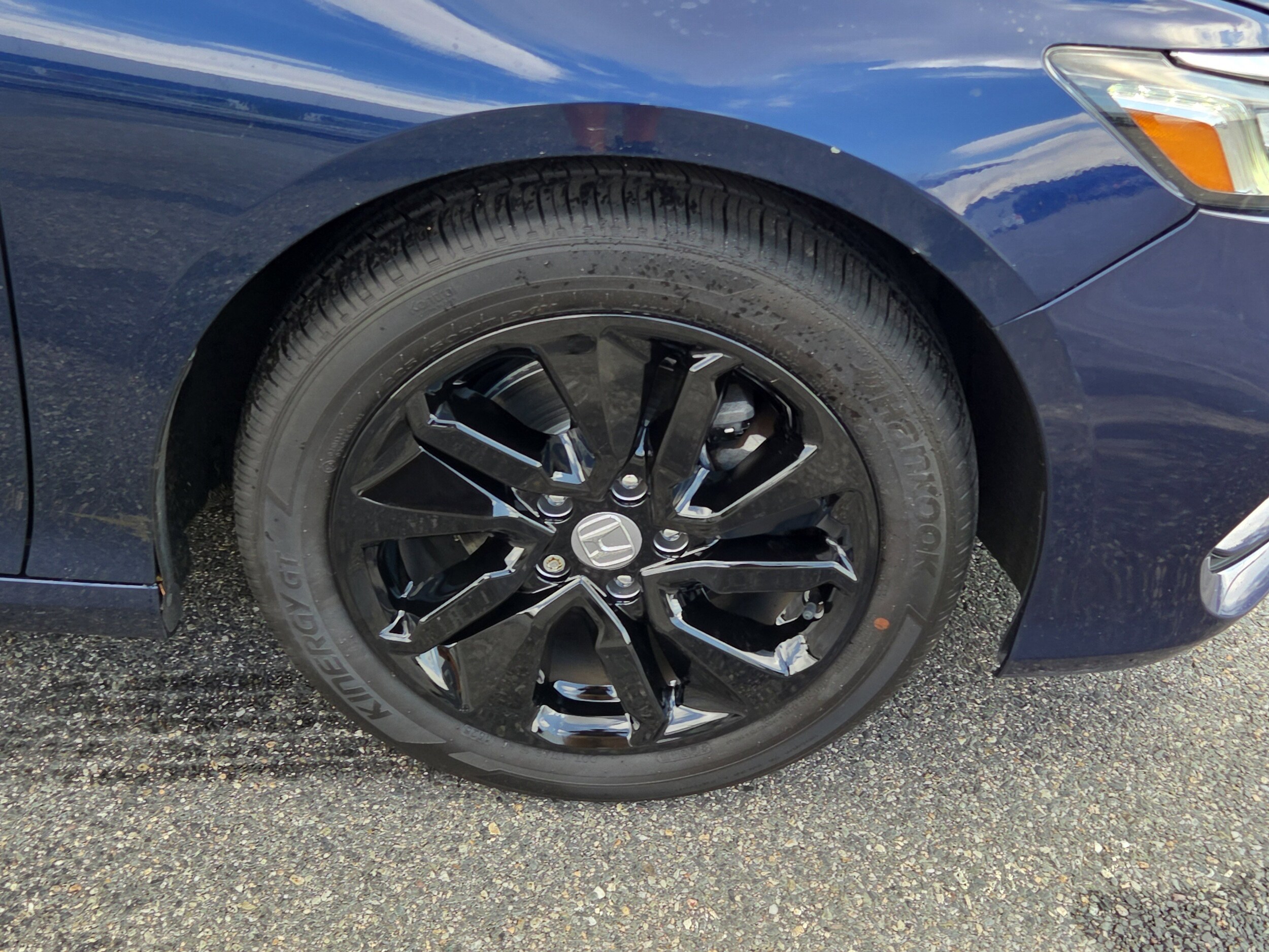 2019 Honda Accord LX 1.5T photo 4