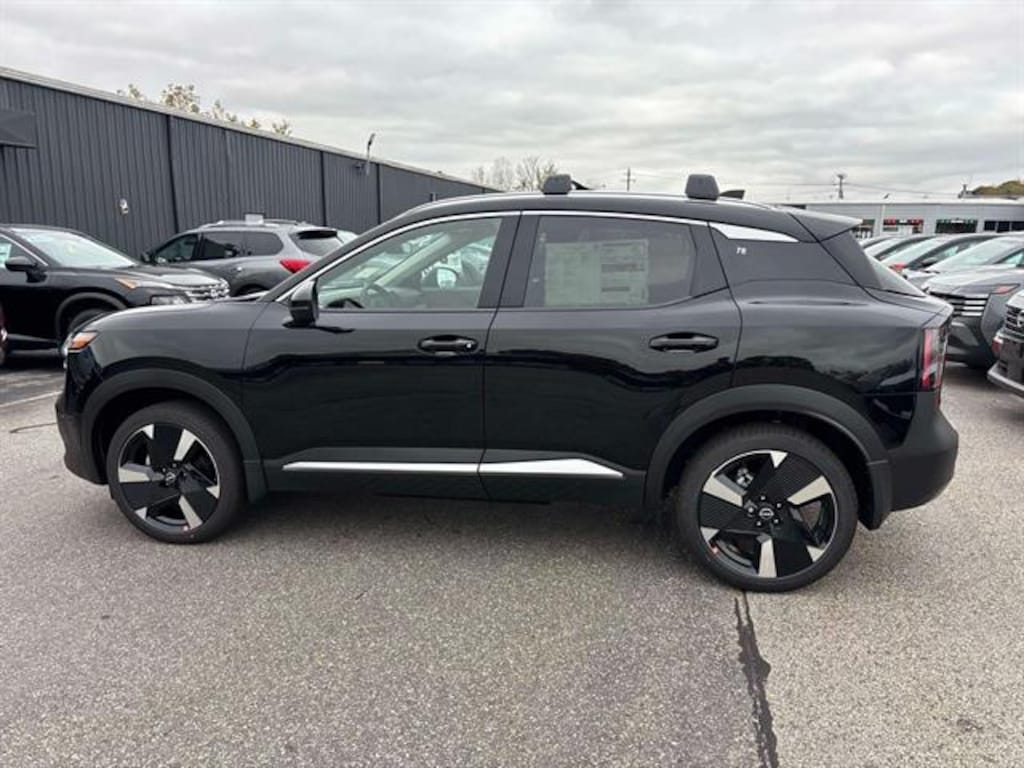 New 2026 Nissan Kicks SR SUV