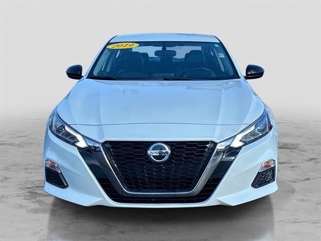 Used 2019 Nissan Altima SR with VIN 1N4BL4CW9KC195028 for sale in East Providence, RI
