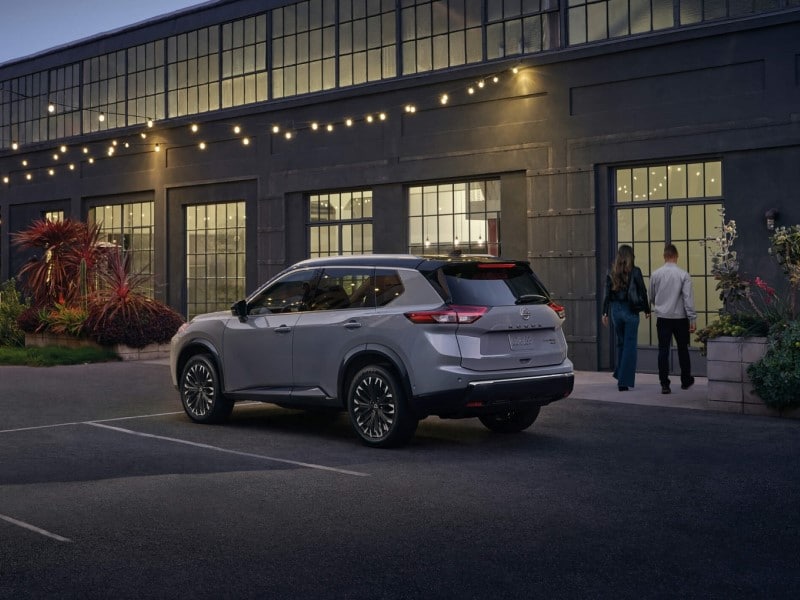 Leasing a Nissan Rogue Online