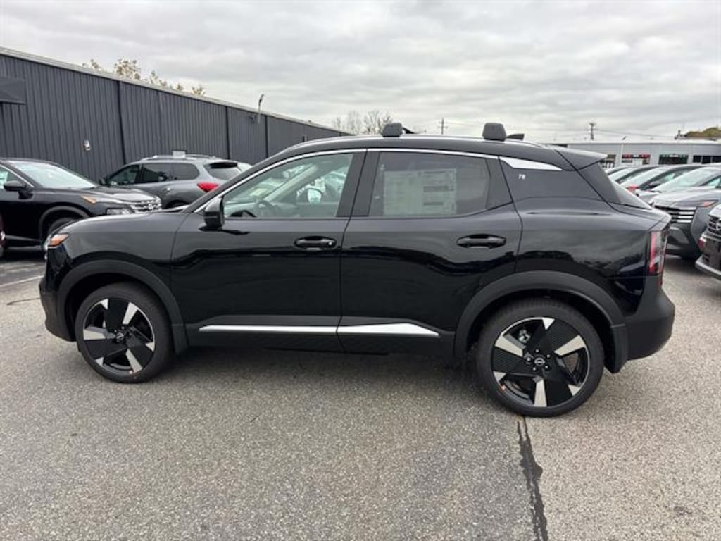 New 2026 Nissan Kicks SR SUV