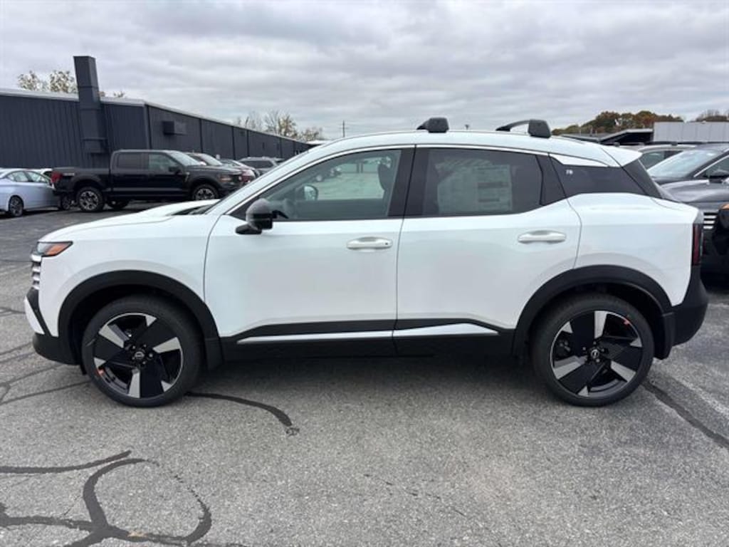 New 2026 Nissan Kicks SR SUV