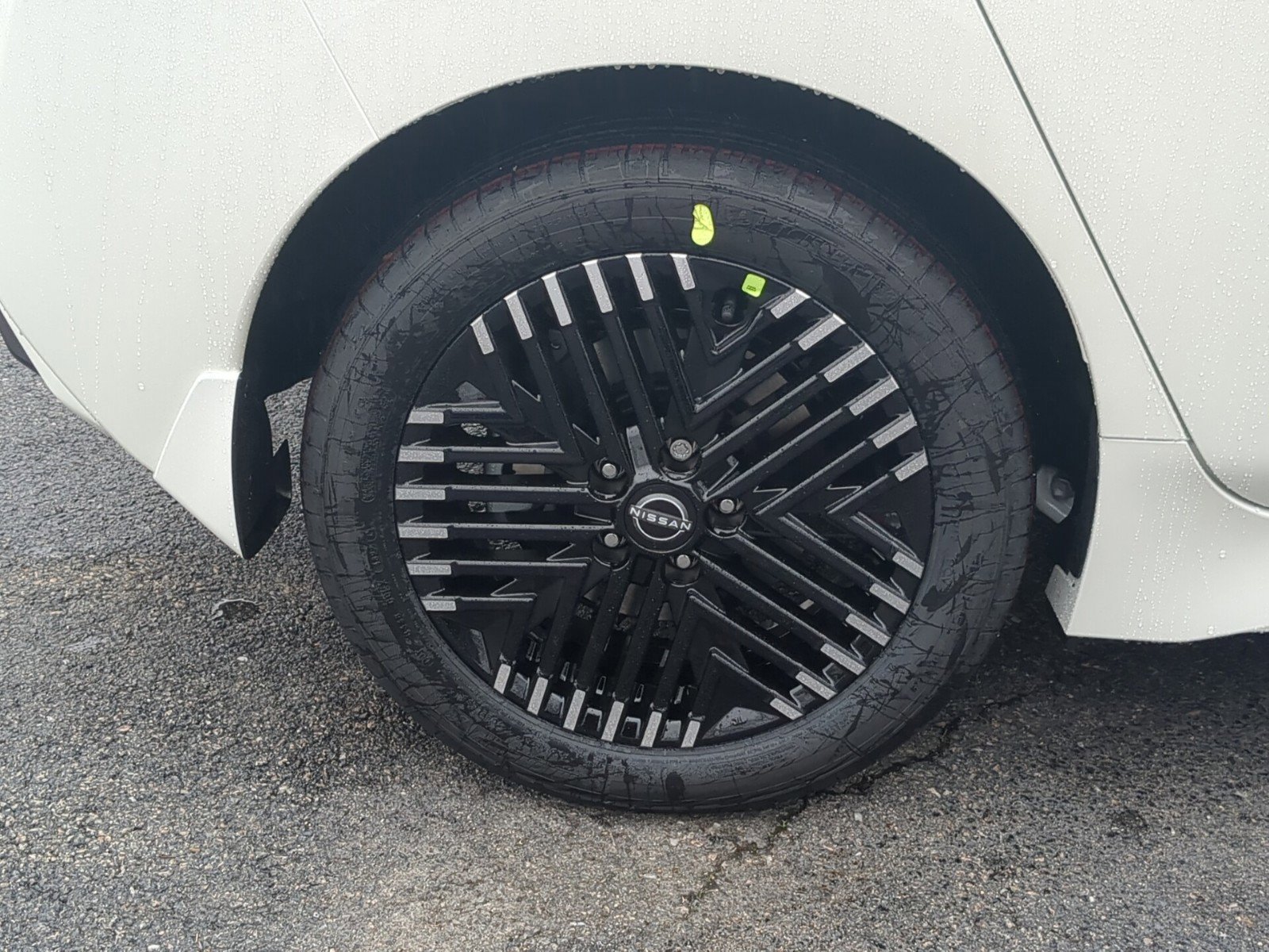 2023 Nissan Leaf SV Plus photo 2