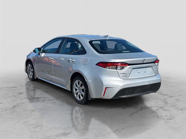 2023 Toyota Corolla LE photo 3