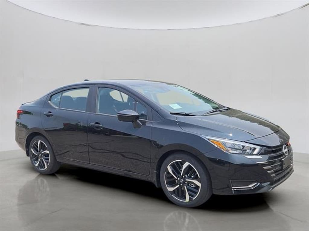 New 2025 Nissan Versa 1.6 SR Sedan