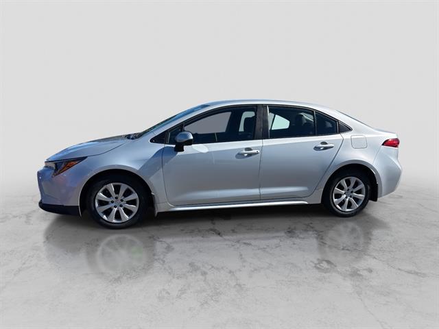 2023 Toyota Corolla LE photo 2
