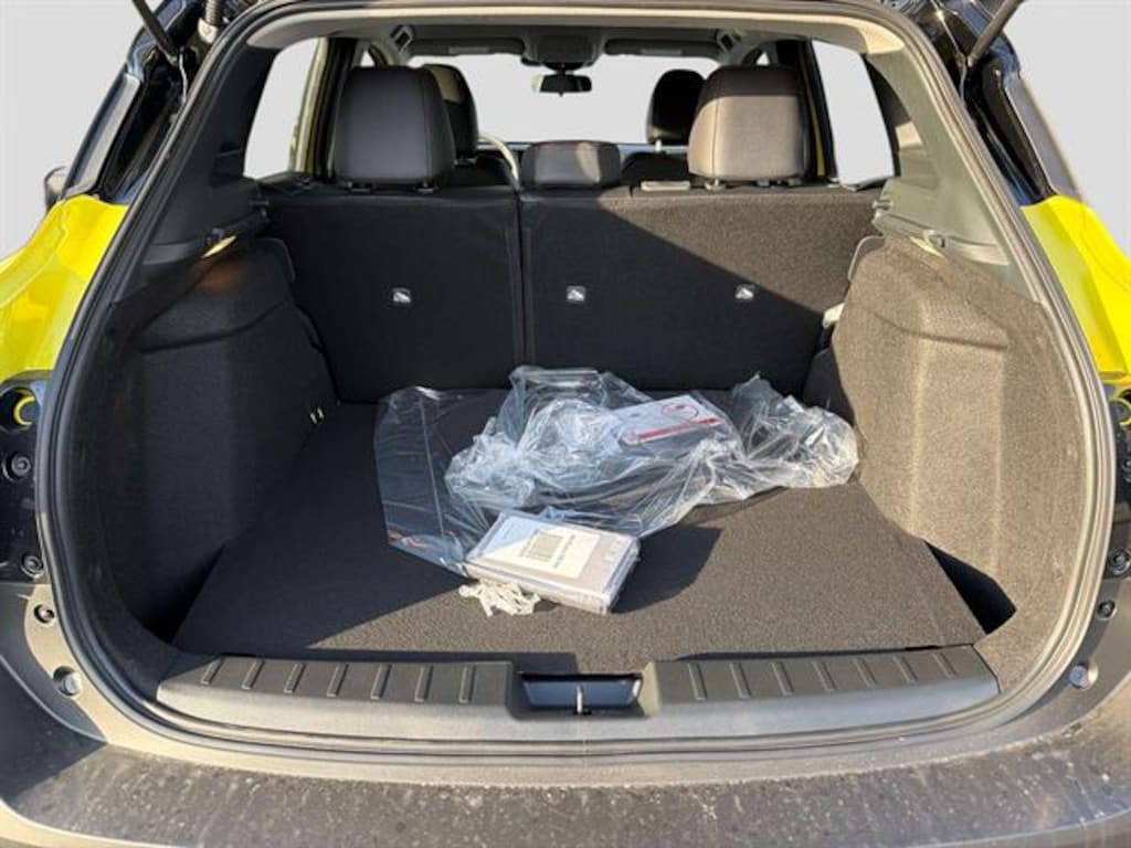 New 2026 Nissan Kicks SR SUV