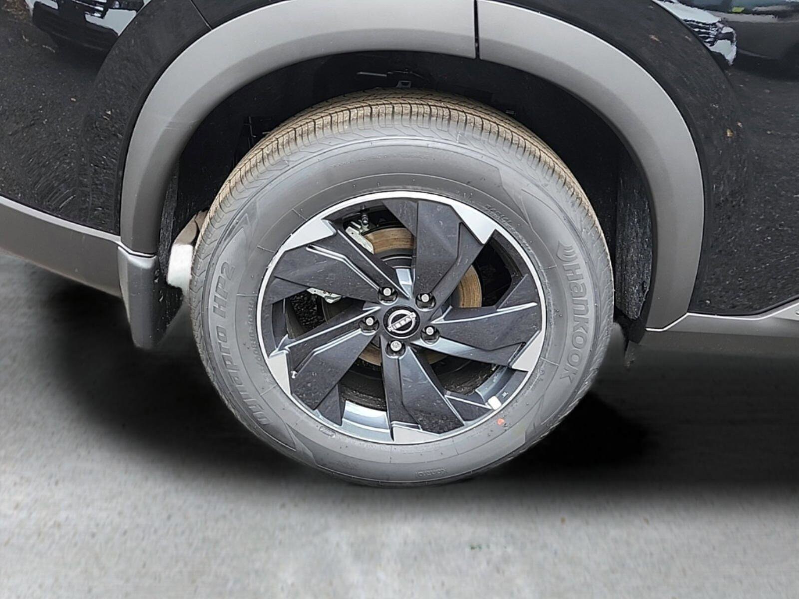 2025 Nissan Rogue SV photo 4