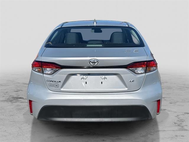 2023 Toyota Corolla LE photo 4