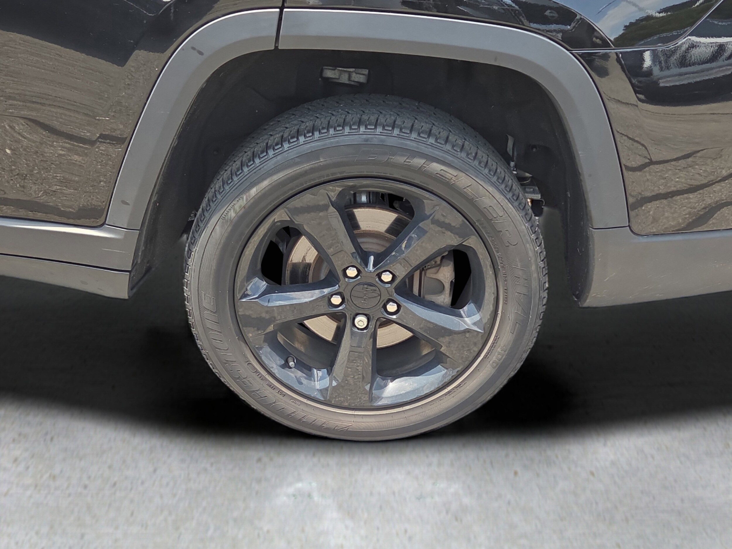 2023 Jeep Grand Cherokee Altitude photo 3