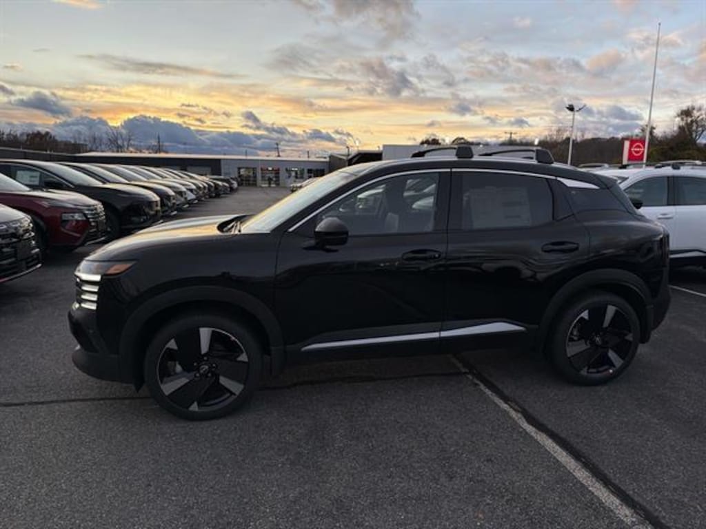 New 2026 Nissan Kicks SR SUV