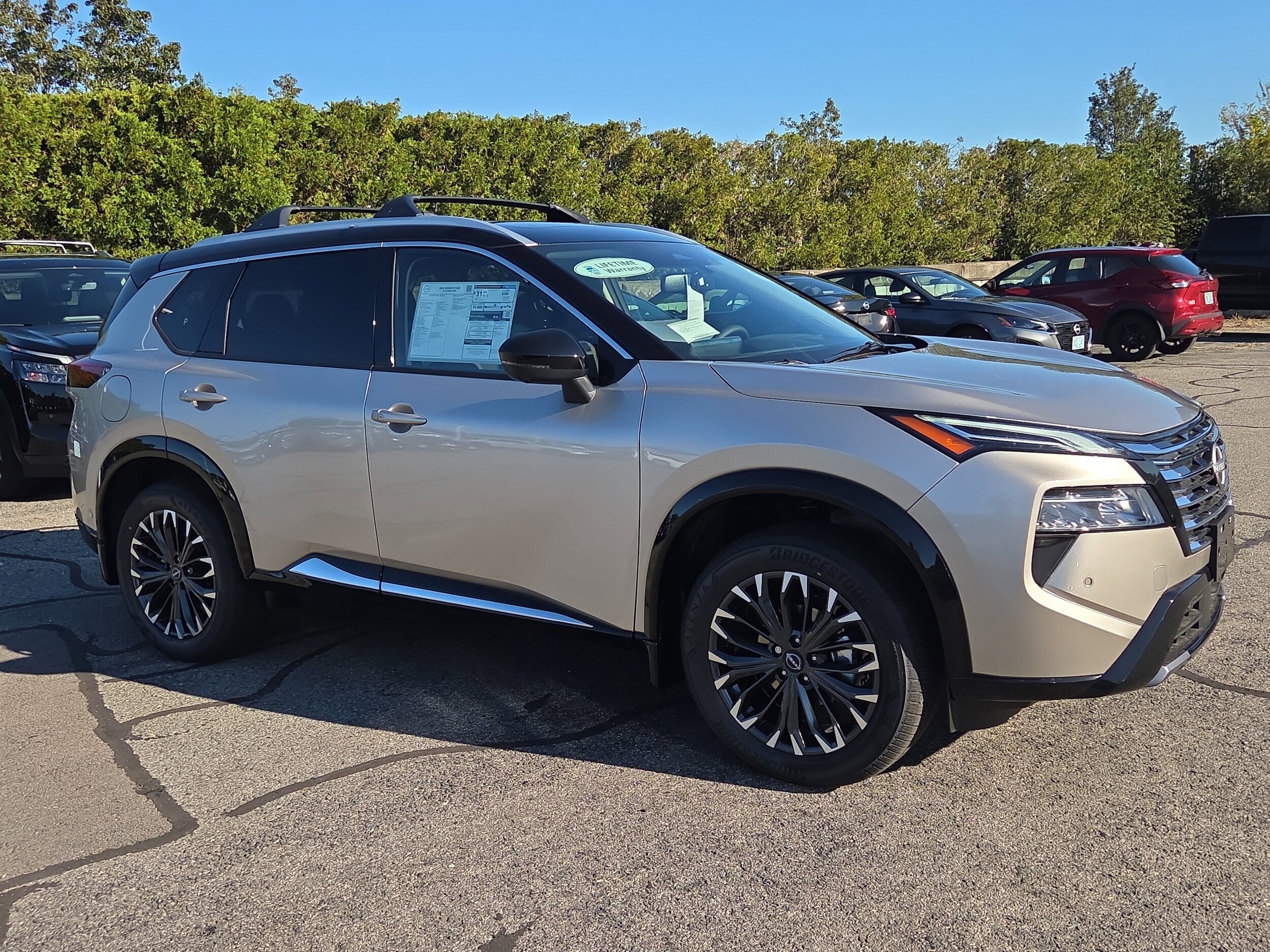 2026 Nissan Rogue Platinum photo 2