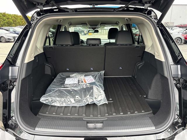 2026 Nissan Rogue SV photo 4