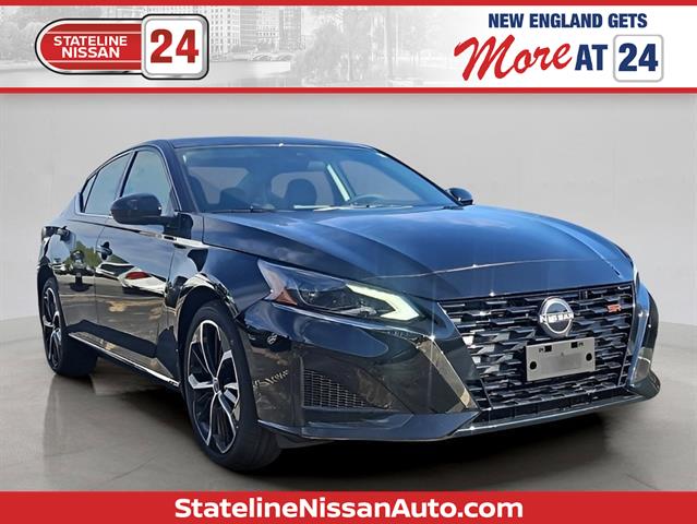 2025 Nissan Altima SR's photo