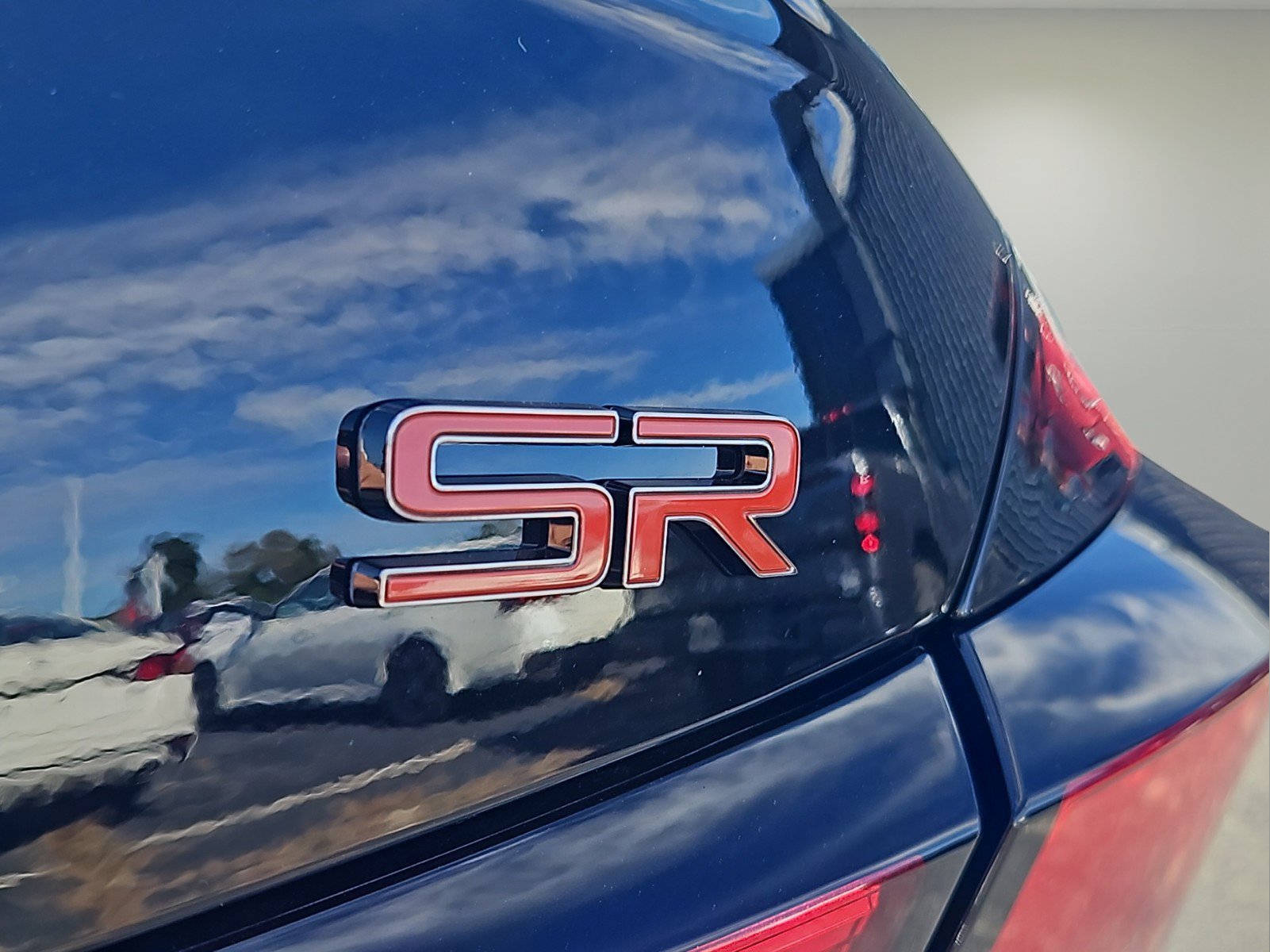 2025 Nissan Altima SR photo 3