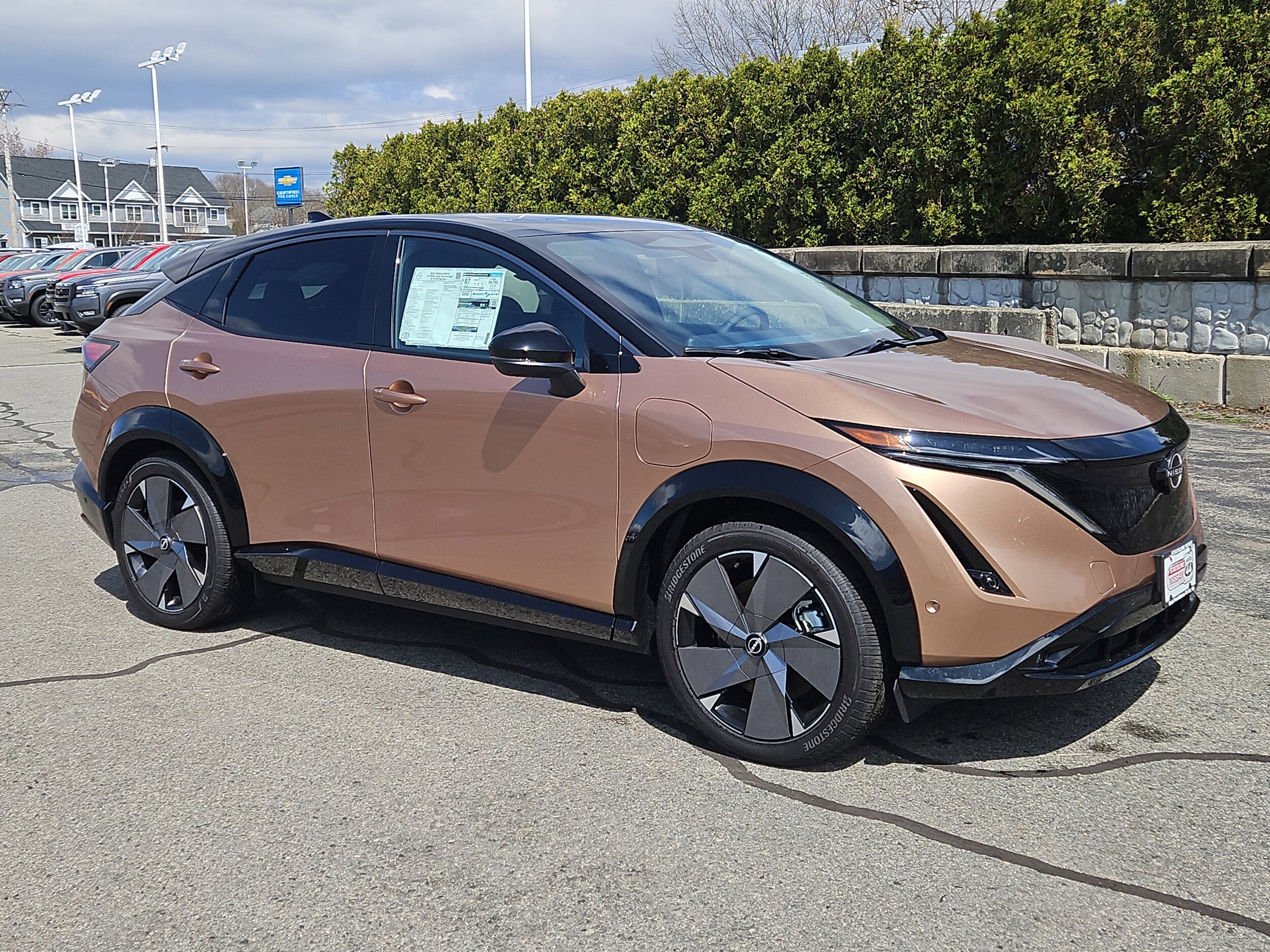 2025 Nissan ARIYA Platinum photo 2