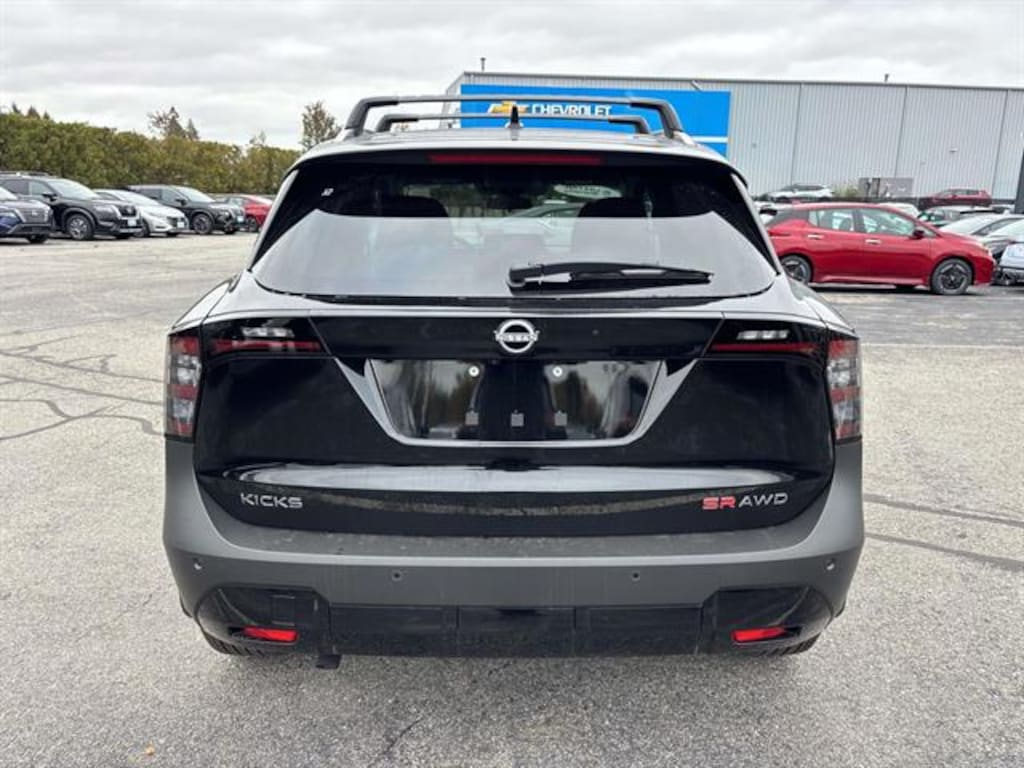 New 2026 Nissan Kicks SR SUV