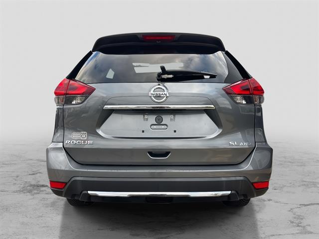 2017 Nissan Rogue SL photo 4