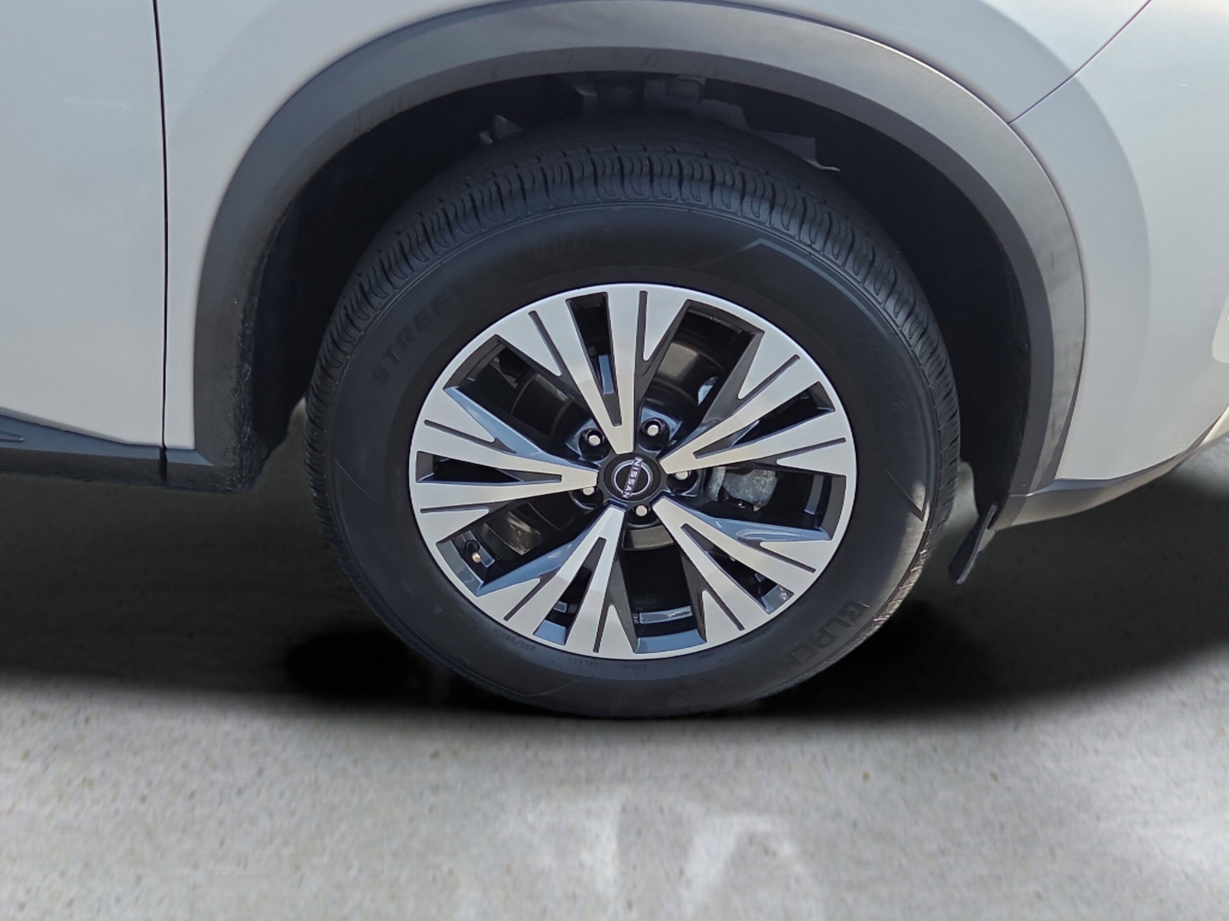 2023 Nissan Rogue SV AWD photo 4