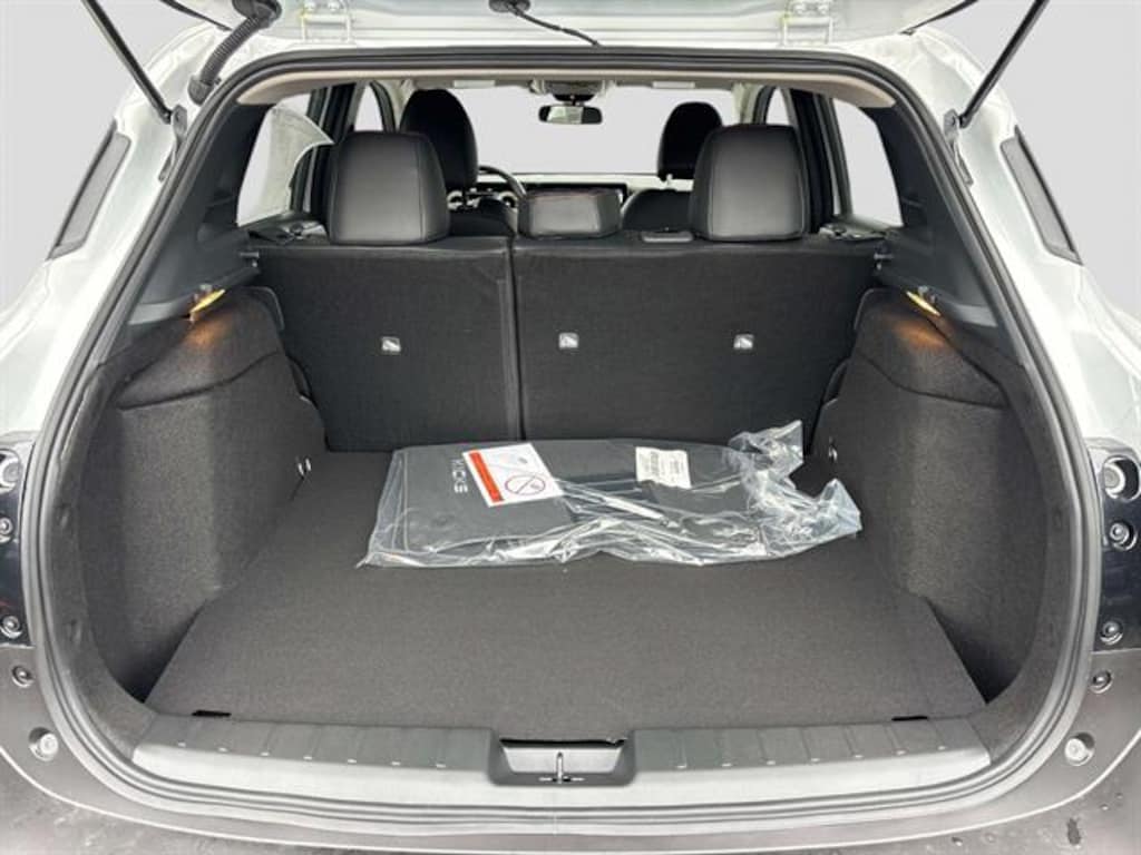 New 2026 Nissan Kicks SR SUV