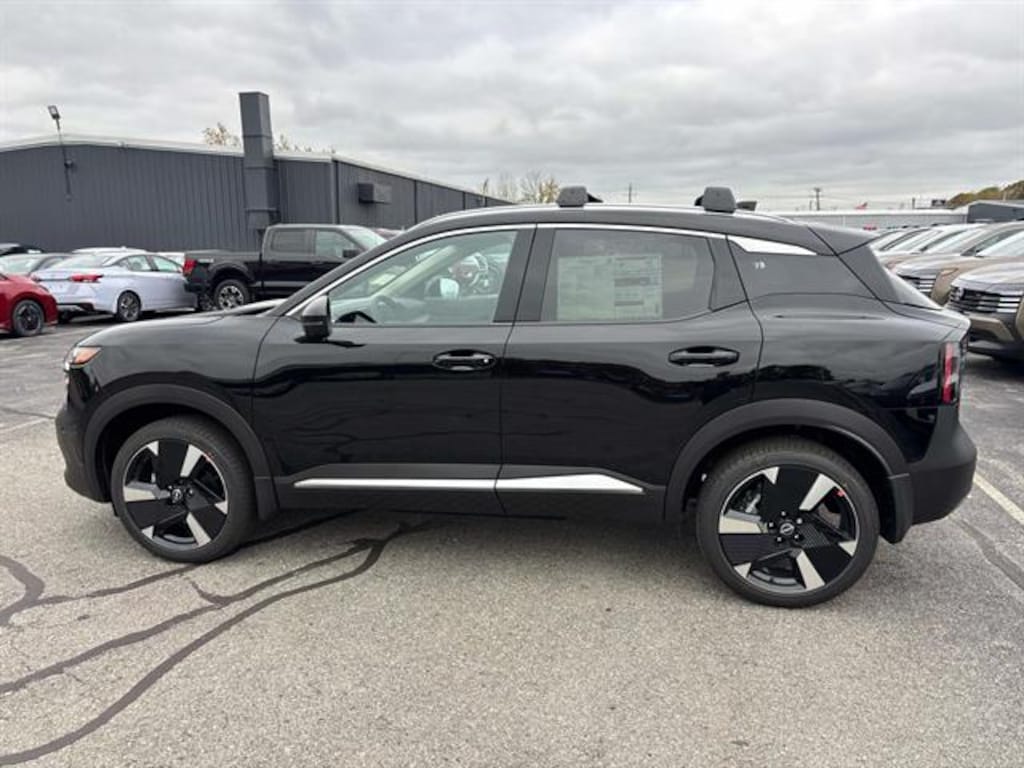 New 2026 Nissan Kicks SR SUV