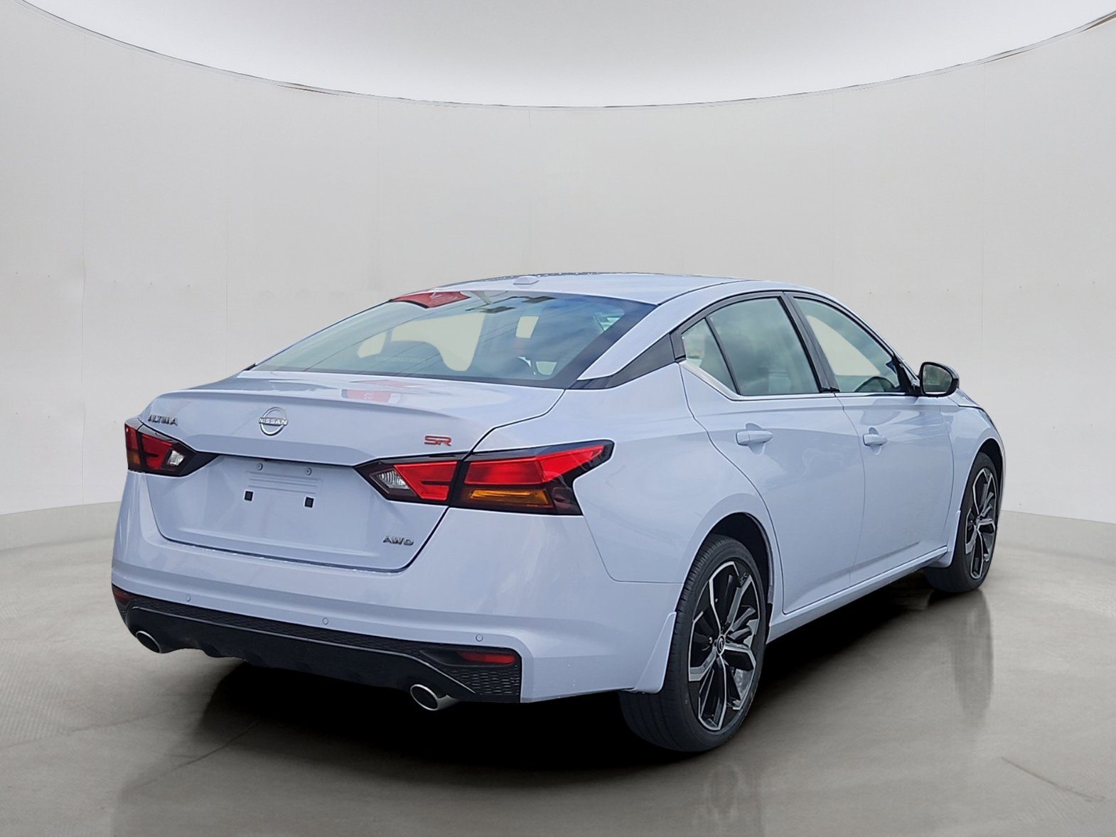 2025 Nissan Altima SR photo 2