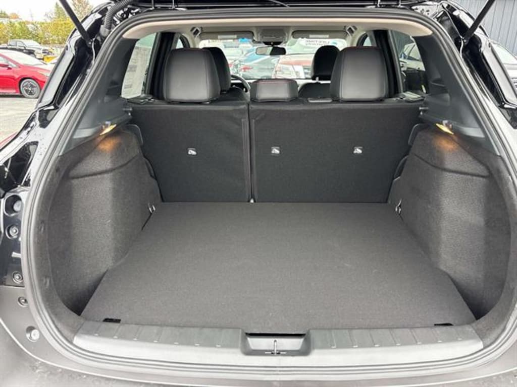 New 2026 Nissan Kicks SR SUV