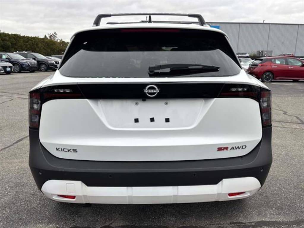 New 2026 Nissan Kicks SR SUV