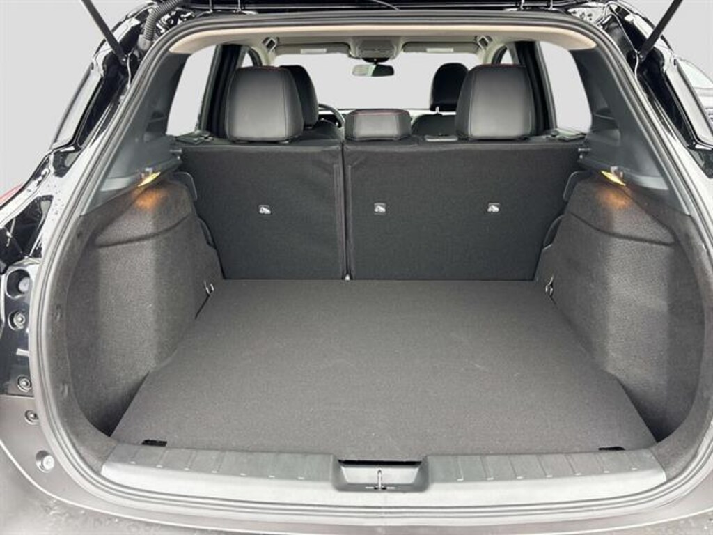 New 2026 Nissan Kicks SR SUV