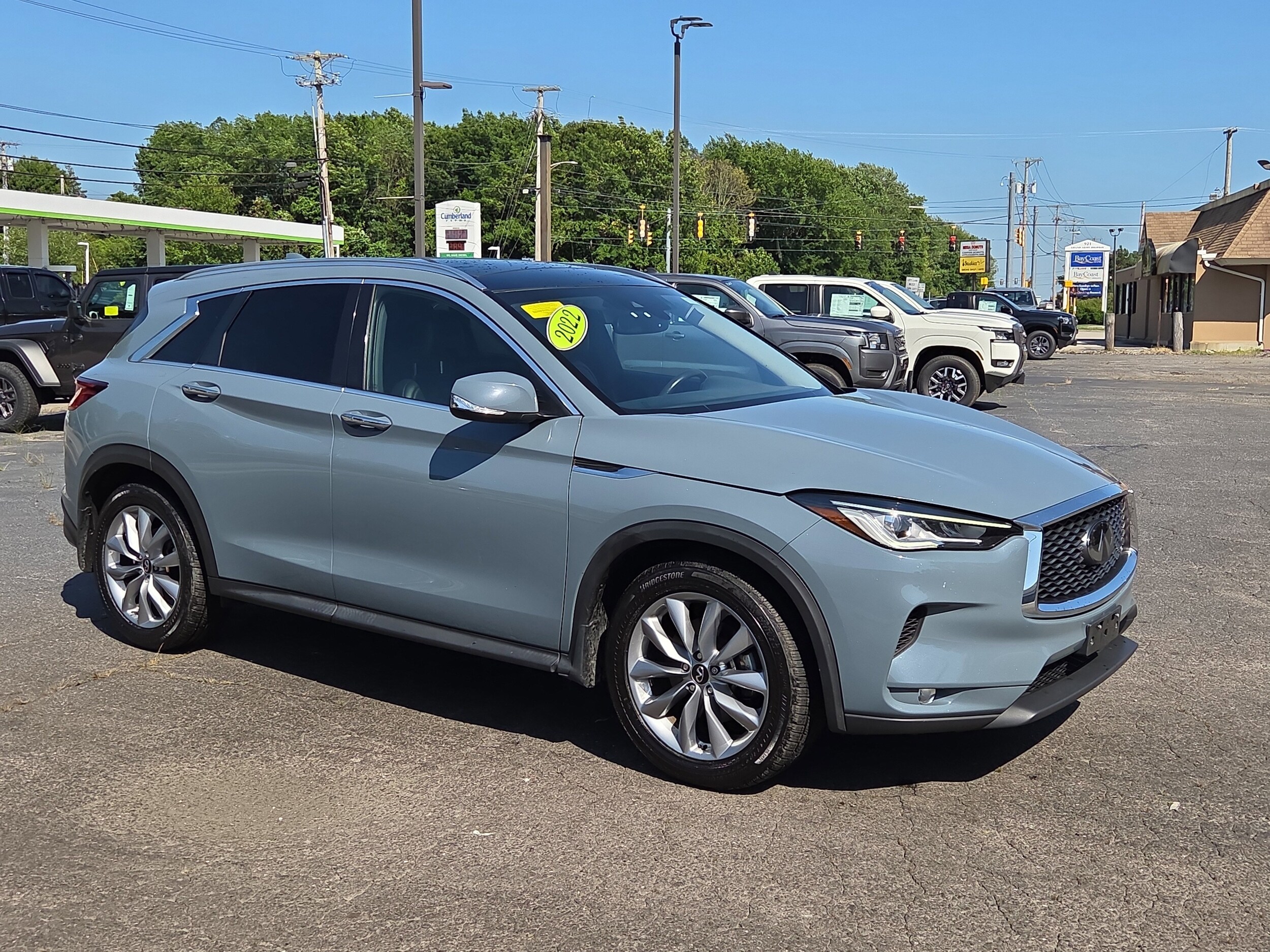 2022 Infiniti QX50 Luxe AWD photo 2