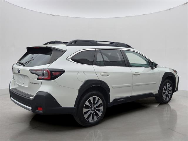 2023 Subaru Outback Limited photo 2