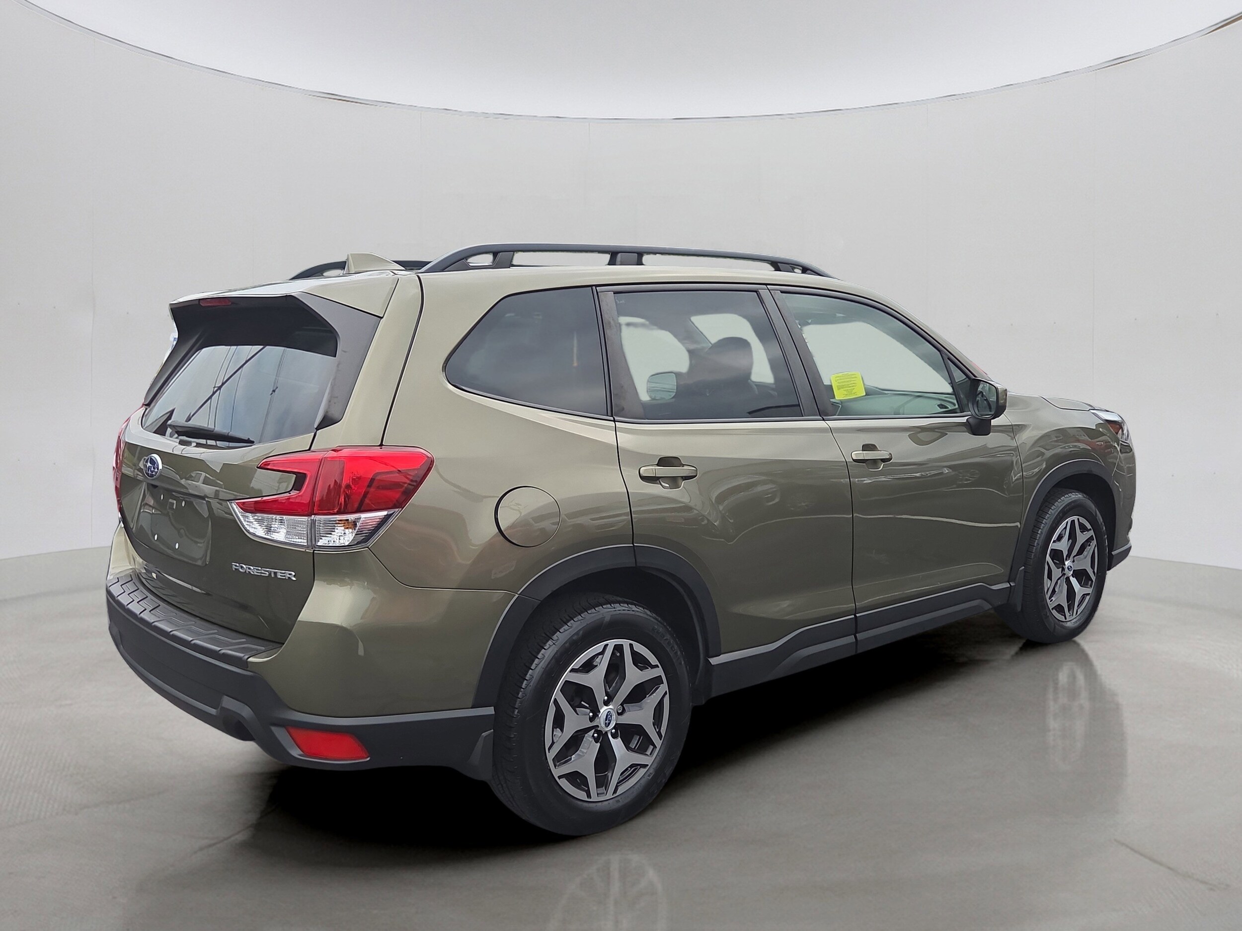 2022 Subaru Forester Premium photo 3