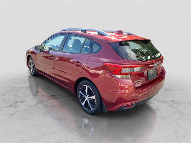 2023 Subaru Impreza Premium photo 3