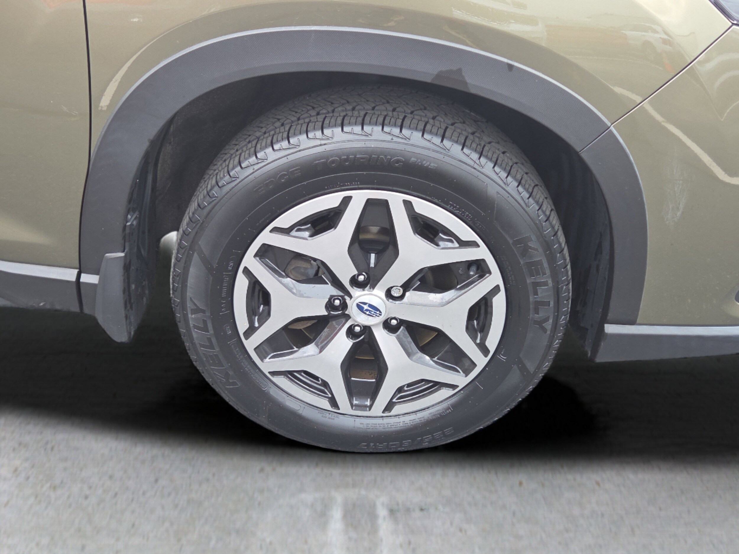 2022 Subaru Forester Premium photo 4