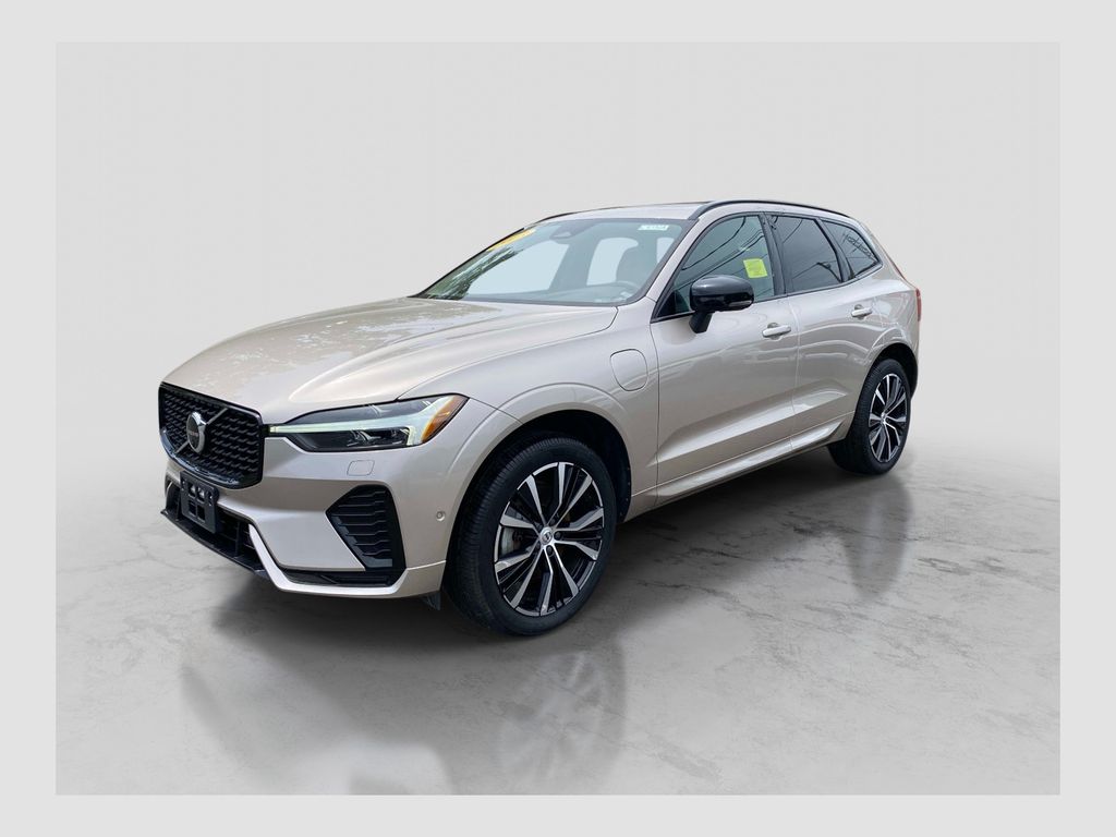 2023 Volvo XC60 T8 Plus Dark Theme AWD's photo