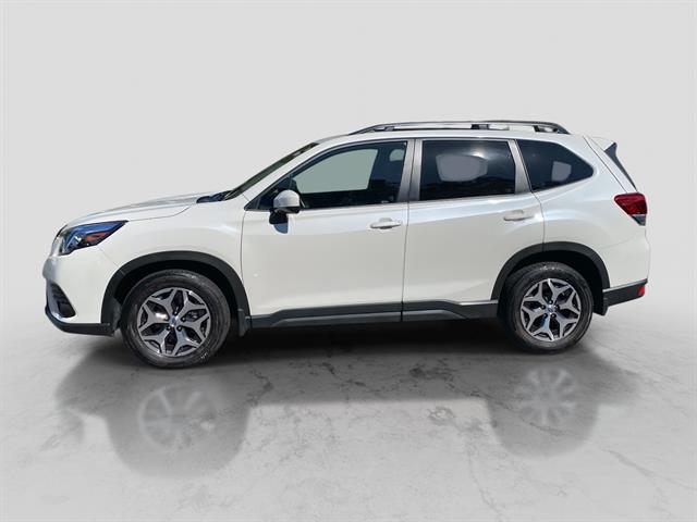 2023 Subaru Forester Premium photo 2