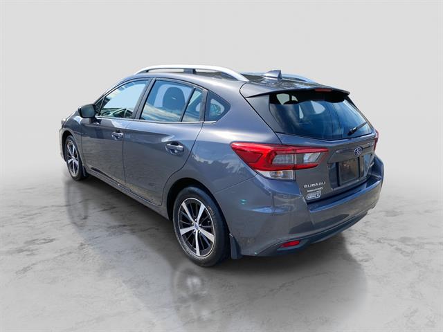 2023 Subaru Impreza Premium photo 3