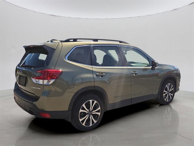 2023 Subaru Forester Limited photo 3