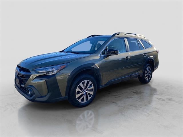 2025 Subaru Outback Premium's photo
