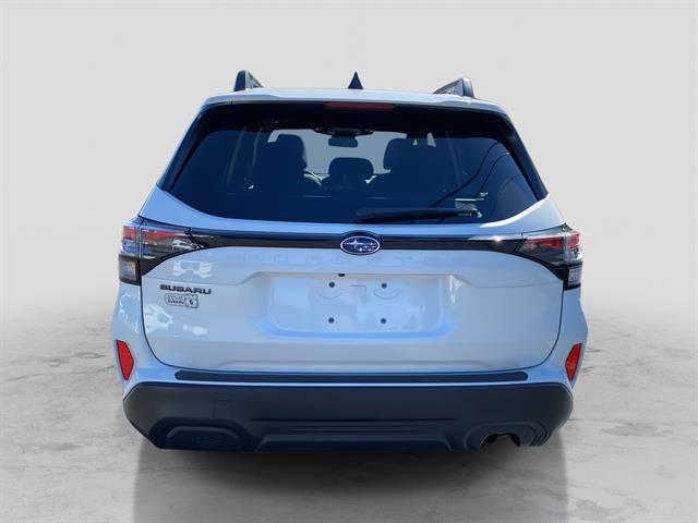 2025 Subaru Forester Premium Base photo 3