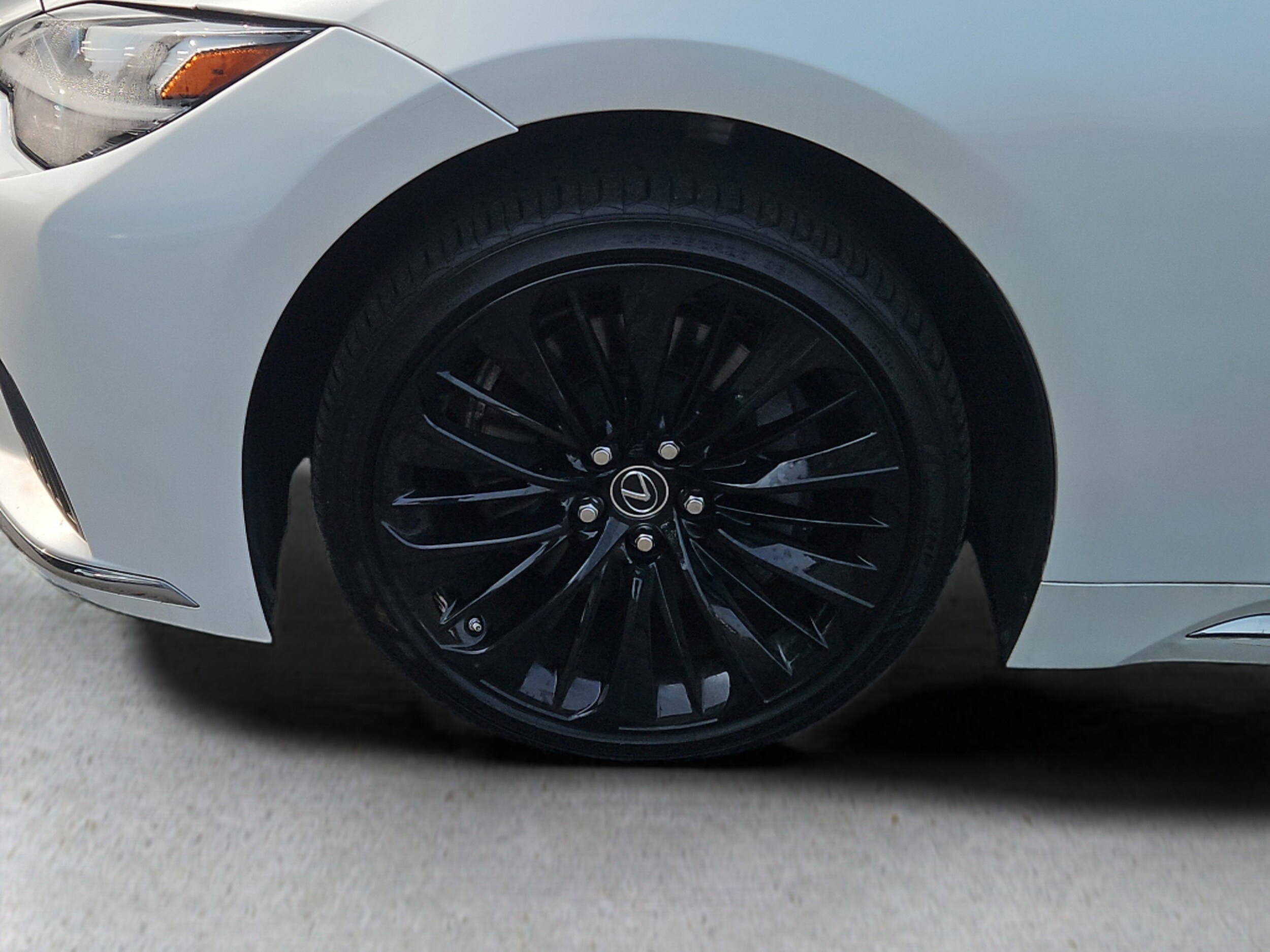 2021 Lexus LS 500 photo 2