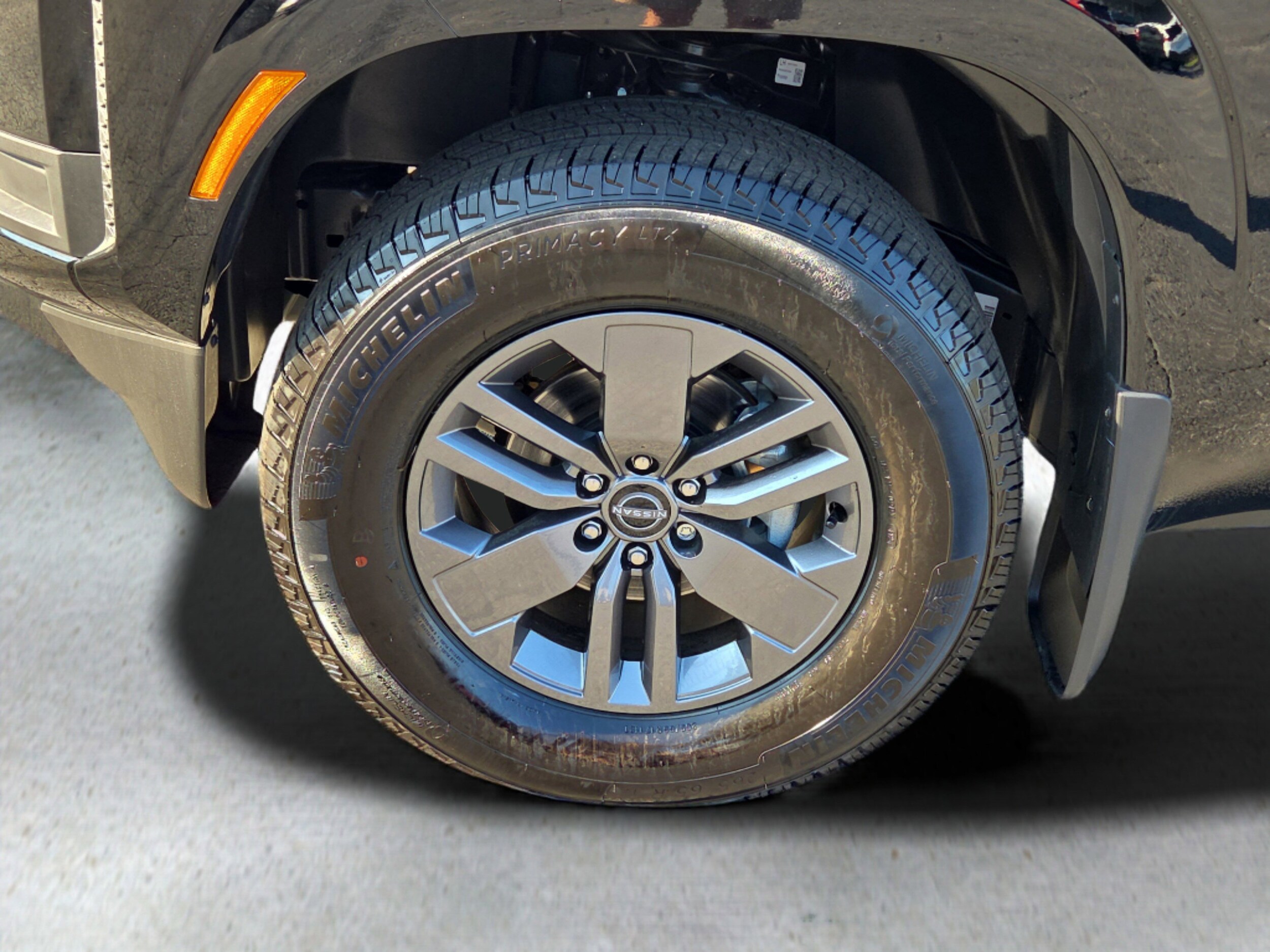 2025 Nissan Frontier King Cab SV photo 2