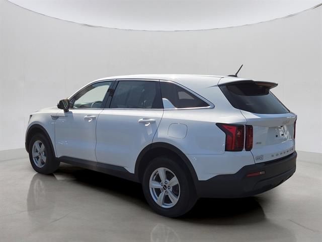 2022 Kia Sorento LX photo 3