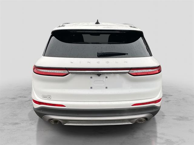 2022 Lincoln Corsair Standard photo 3