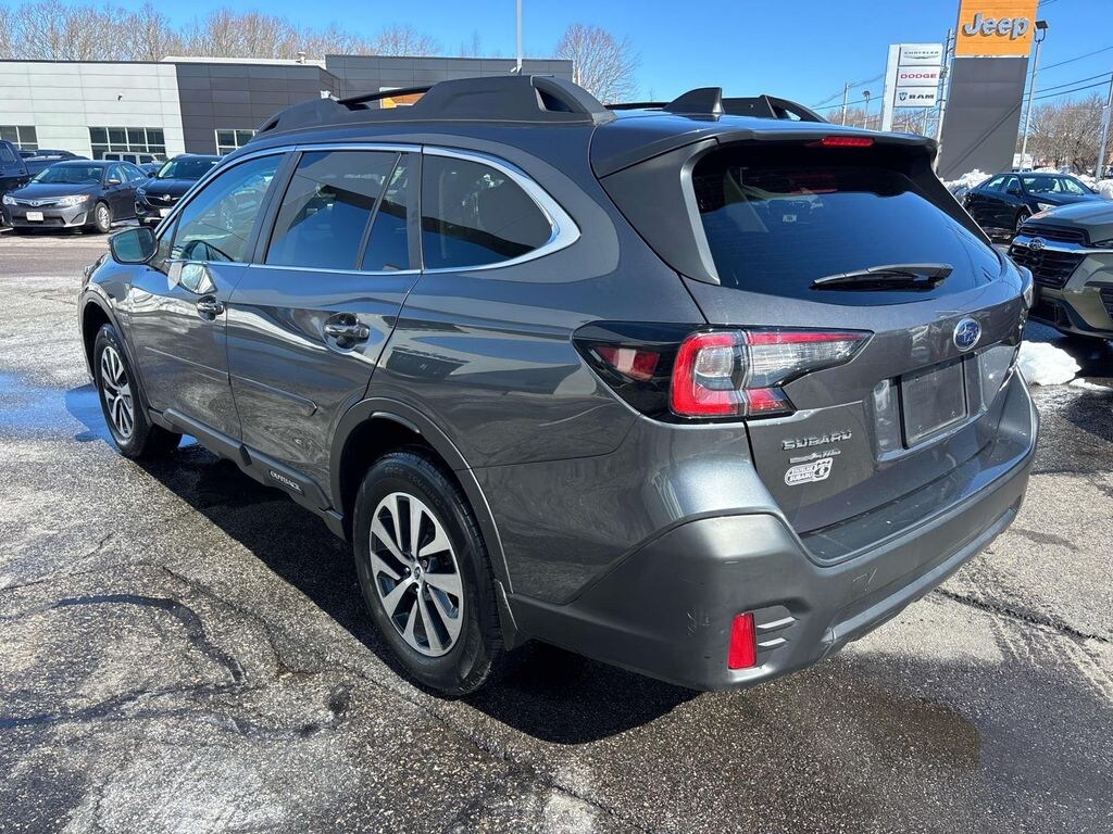 Used 2022 Subaru Outback Premium SUV